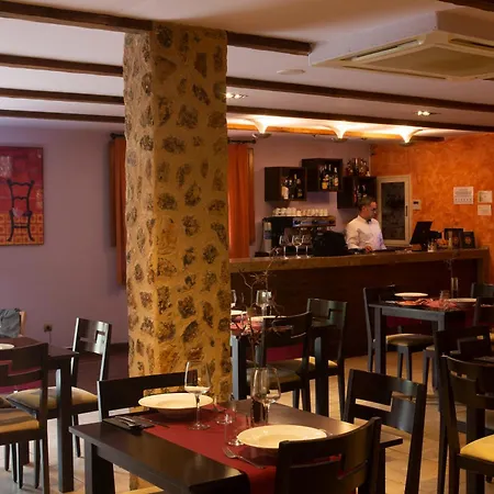 Πανσιόν Bavieca 3*